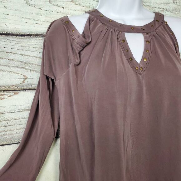 Maurices Women’s Mauve Studded Cold Shoulder Keyhole Tank Top Size XL - Picture 4 of 10